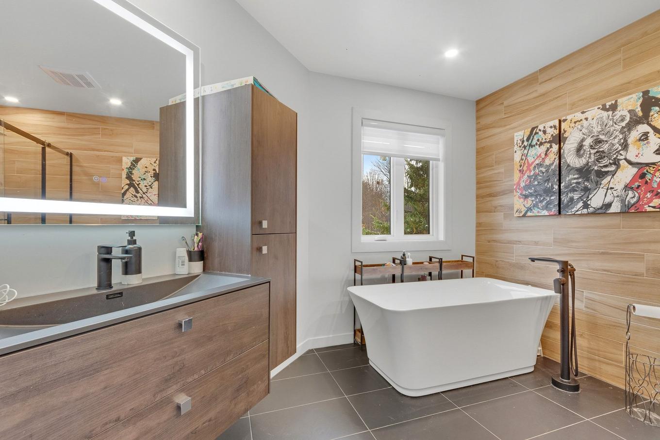 Salle de bains - 6641 Ch. Forest, Terrebonne (La Plaine), QC - Indoor Photo Showing Bathroom