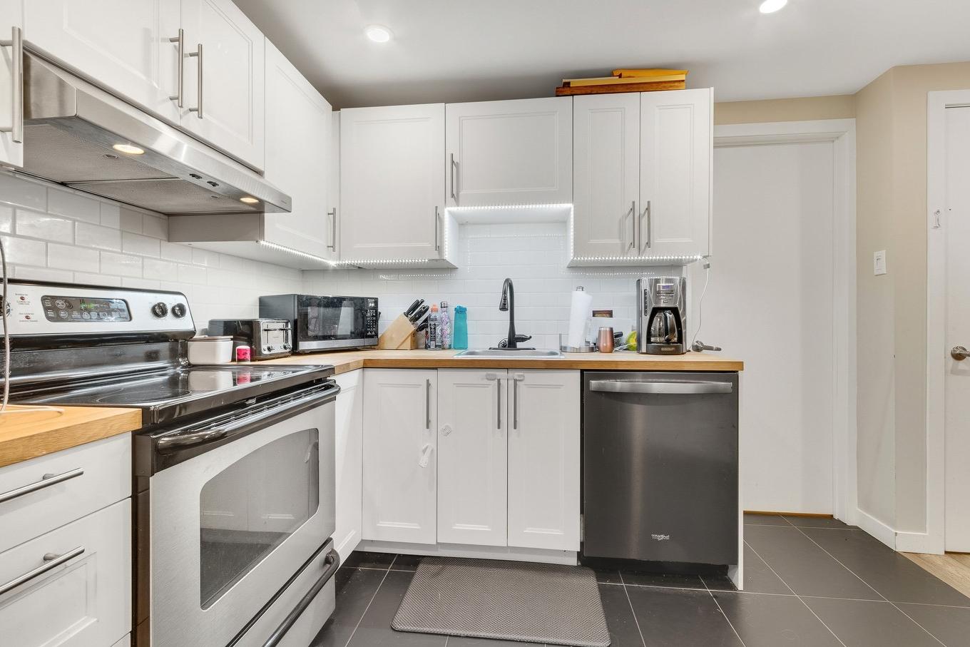Cuisine - 6641 Ch. Forest, Terrebonne (La Plaine), QC - Indoor Photo Showing Kitchen