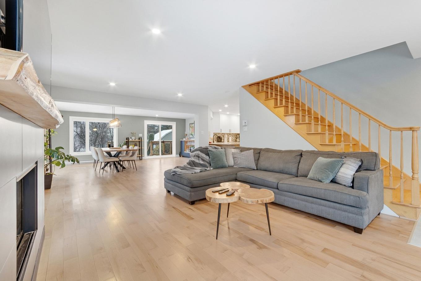 Salon - 6641 Ch. Forest, Terrebonne (La Plaine), QC - Indoor Photo Showing Living Room