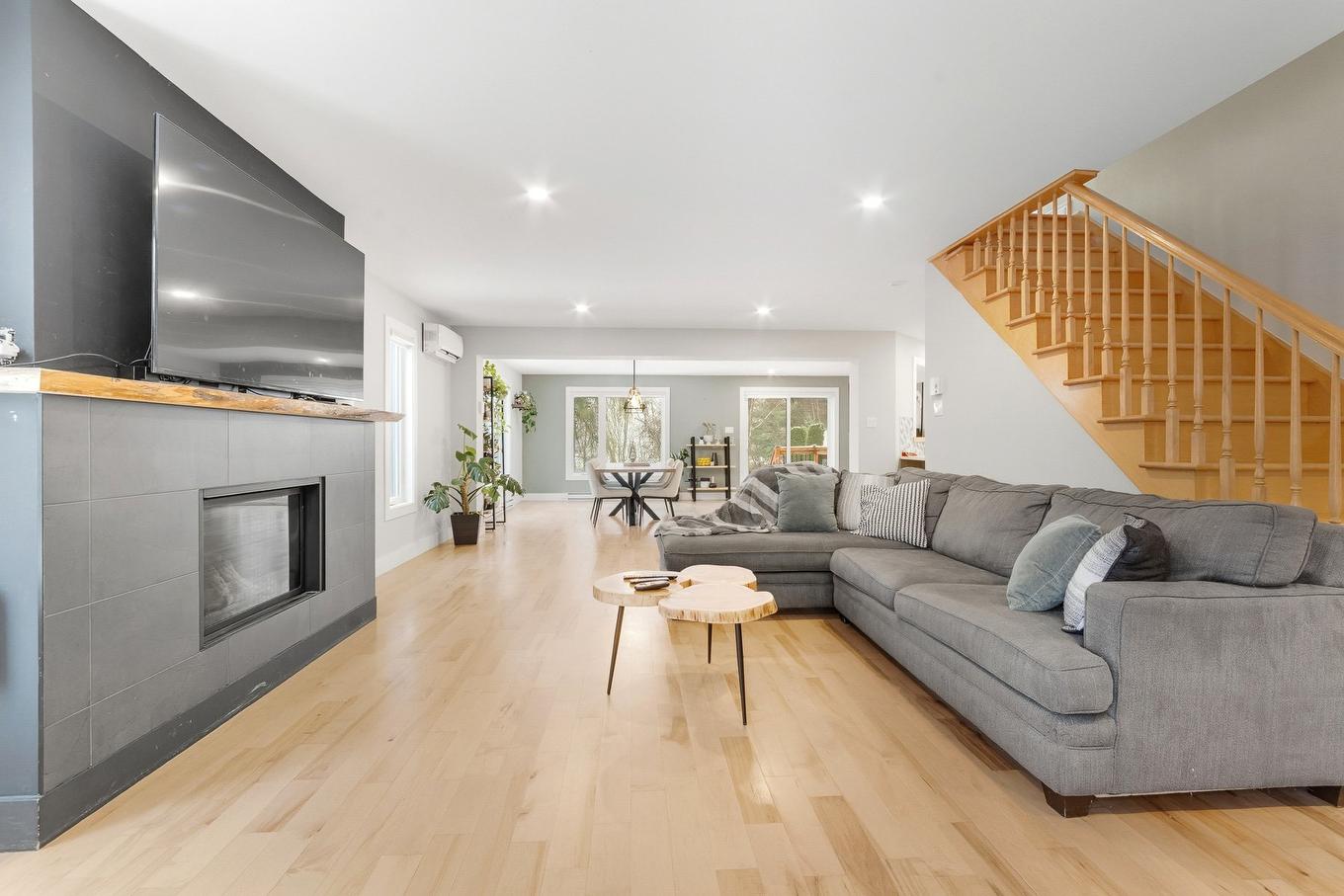Salon - 6641 Ch. Forest, Terrebonne (La Plaine), QC - Indoor Photo Showing Living Room With Fireplace