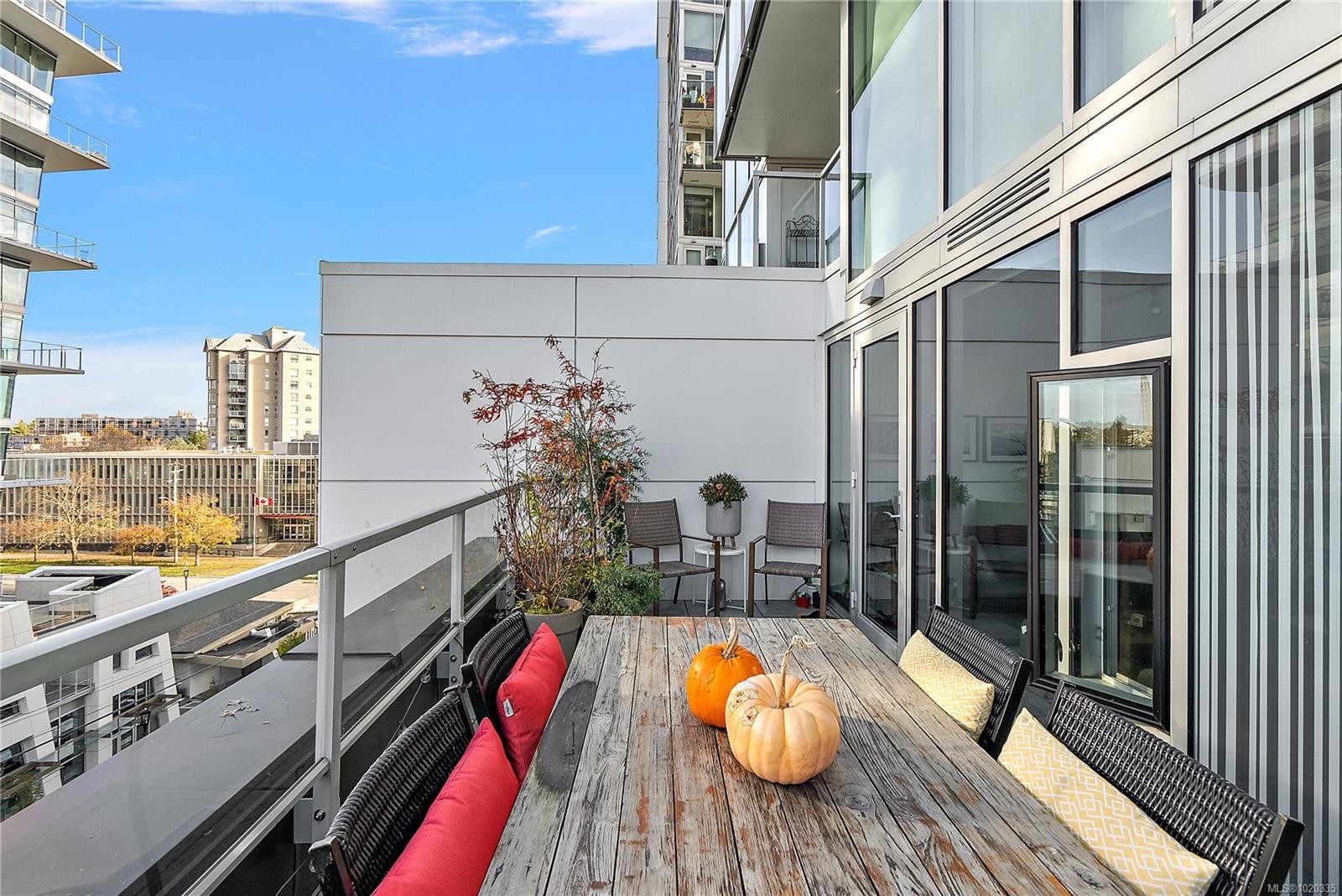 604-989 Johnson St, Victoria, BC - Outdoor With Exterior