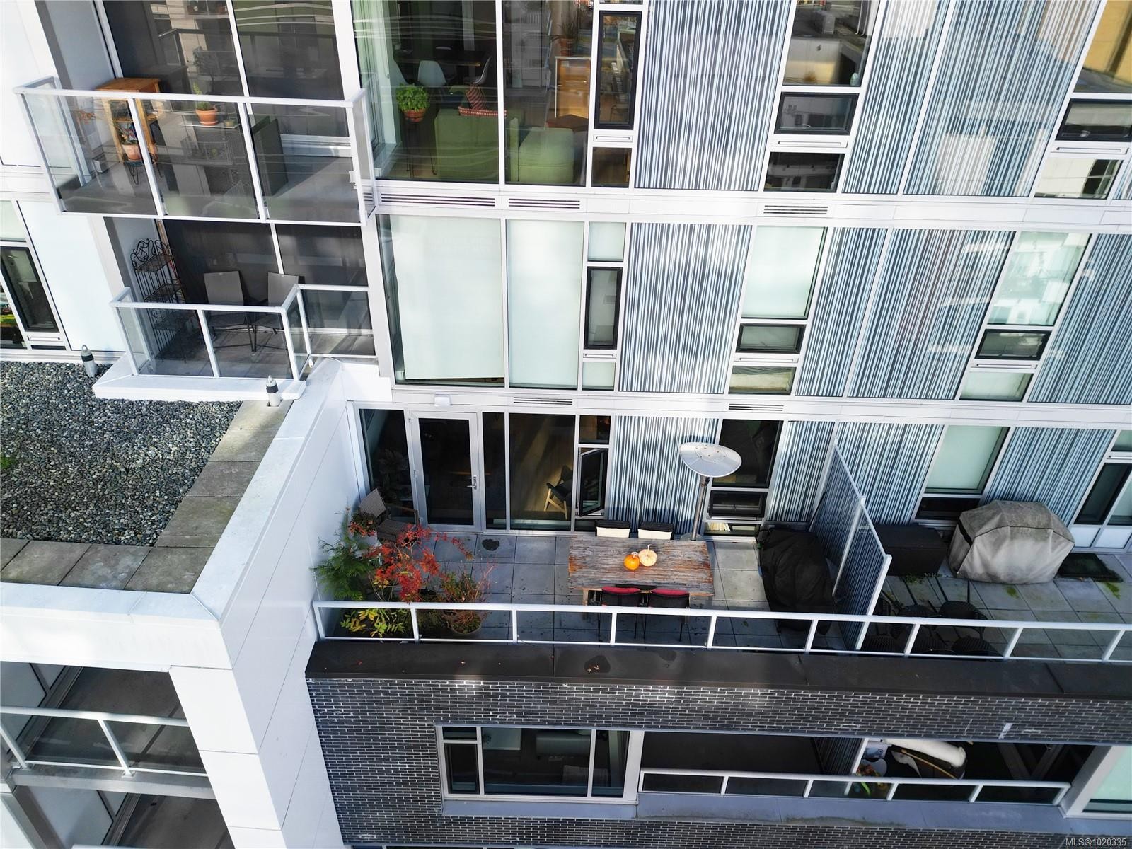 604-989 Johnson St, Victoria, BC - With Exterior