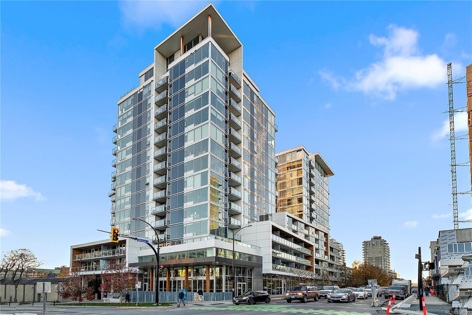 604-989 Johnson St, Victoria, BC - Outdoor With Facade