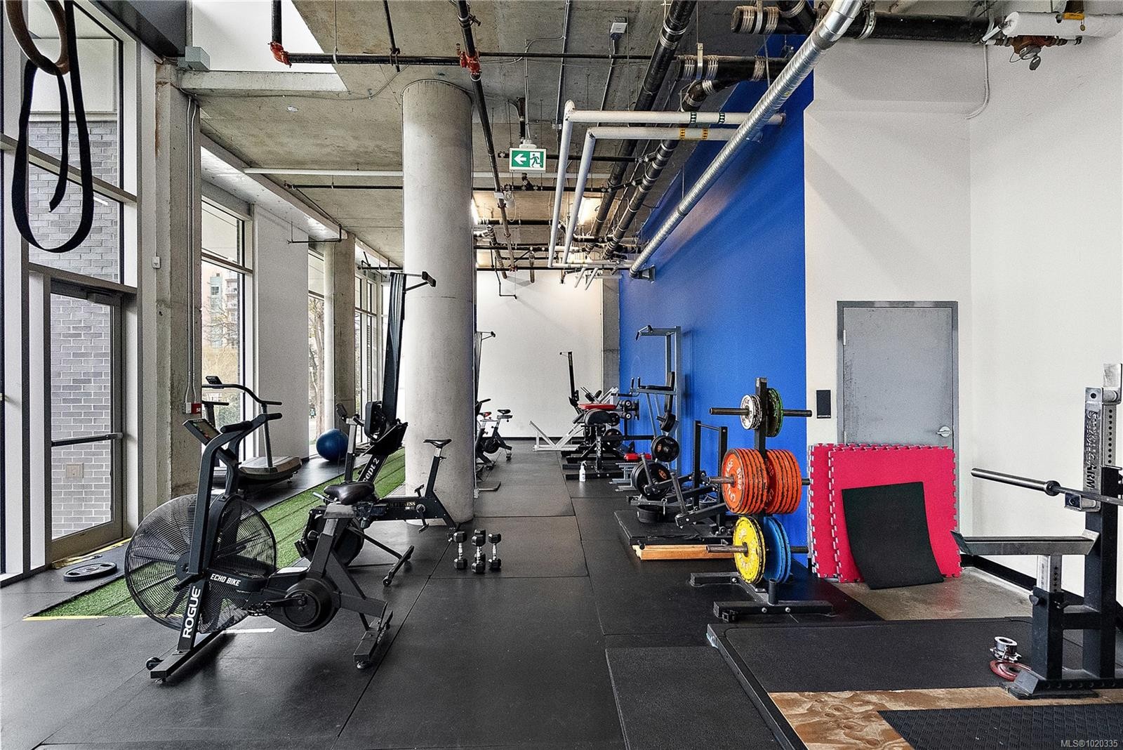 604-989 Johnson St, Victoria, BC - Indoor Photo Showing Gym Room
