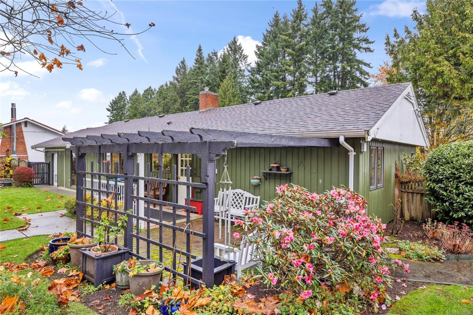 454 Crescent Rd West, Qualicum Beach, BC