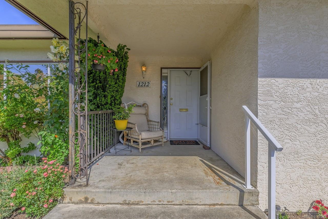 1212 Waddington Rd, Nanaimo, BC