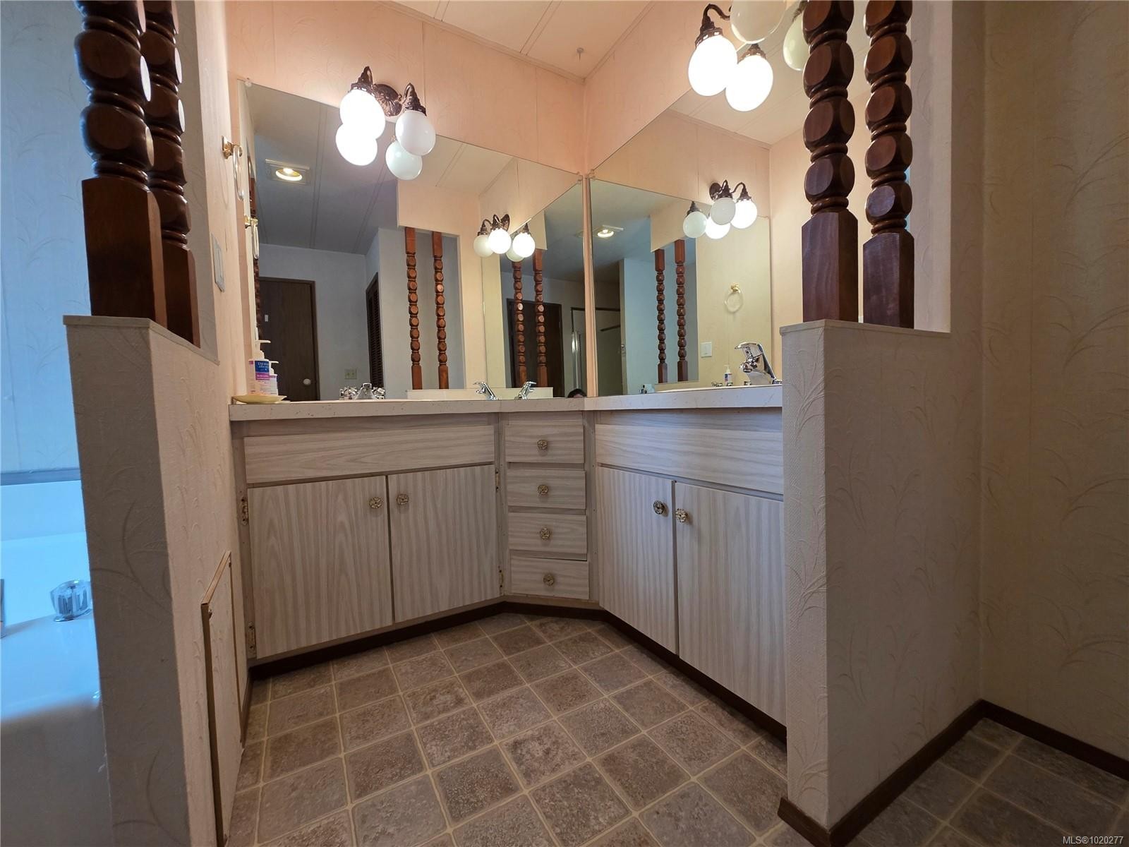 12-4935 Broughton St, Port Alberni, BC