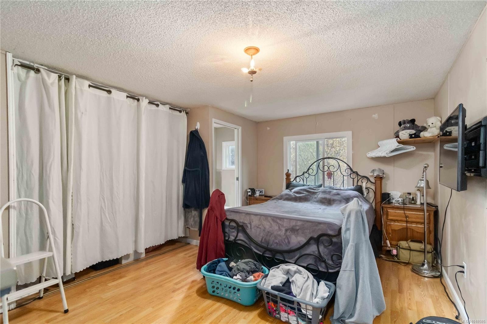 660 Millstream Lake Rd, Highlands, BC