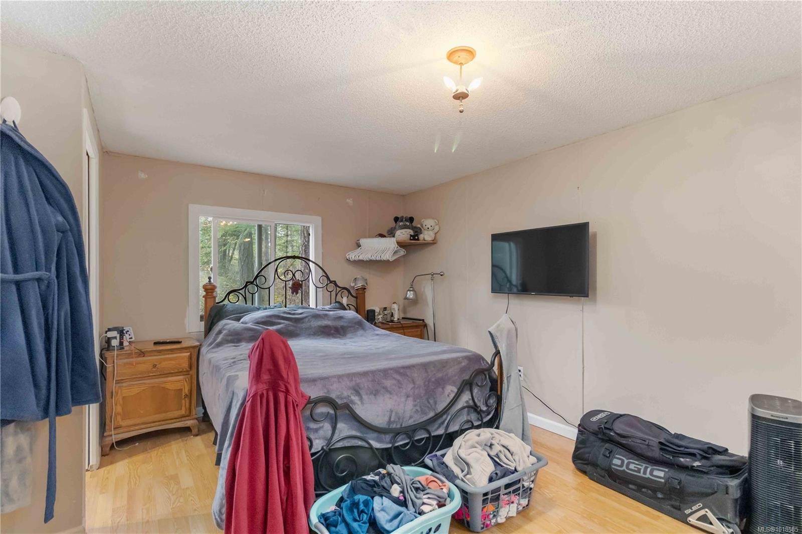 660 Millstream Lake Rd, Highlands, BC