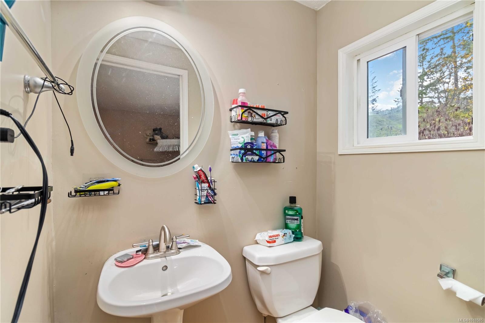 660 Millstream Lake Rd, Highlands, BC