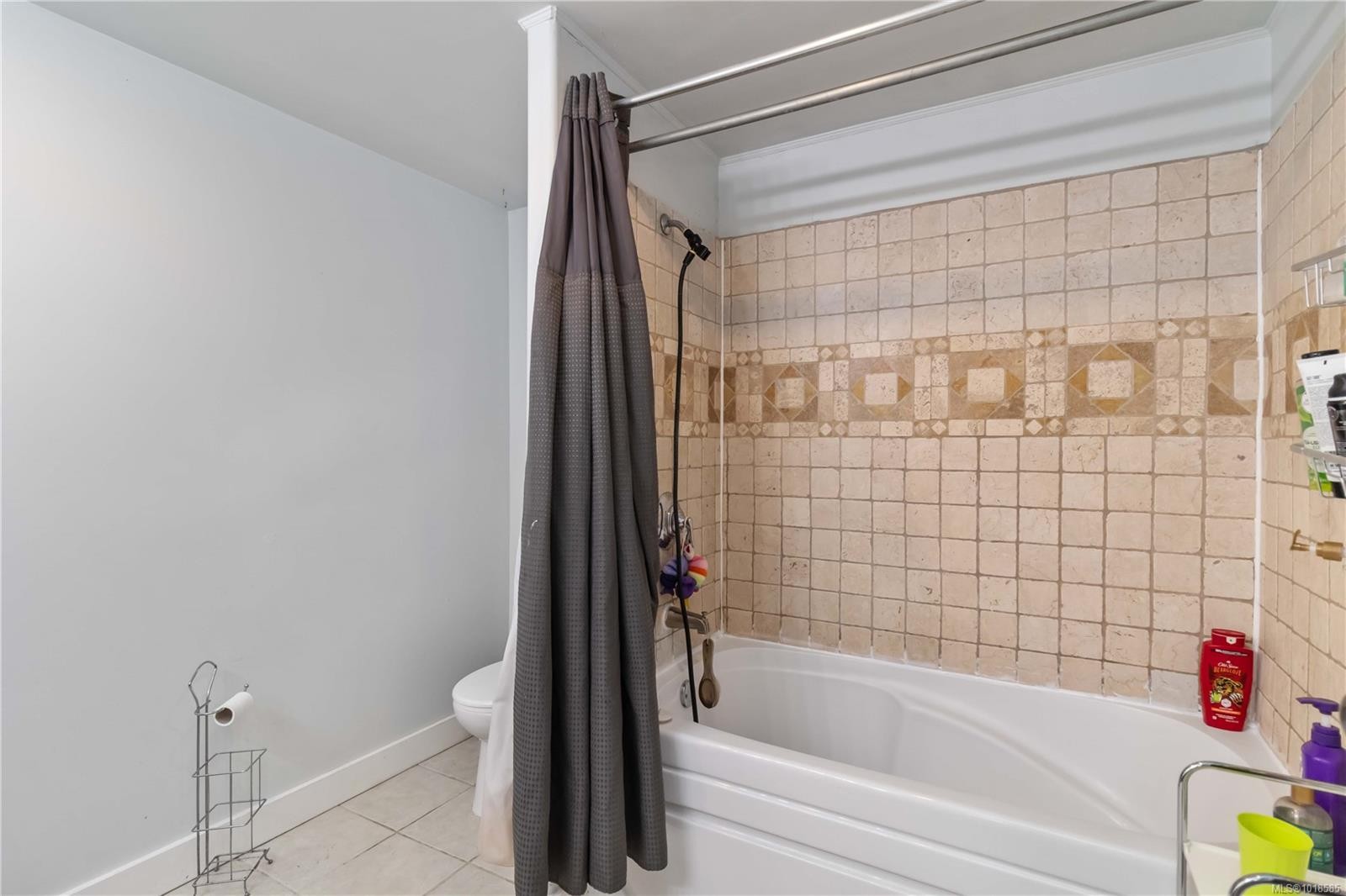 660 Millstream Lake Rd, Highlands, BC