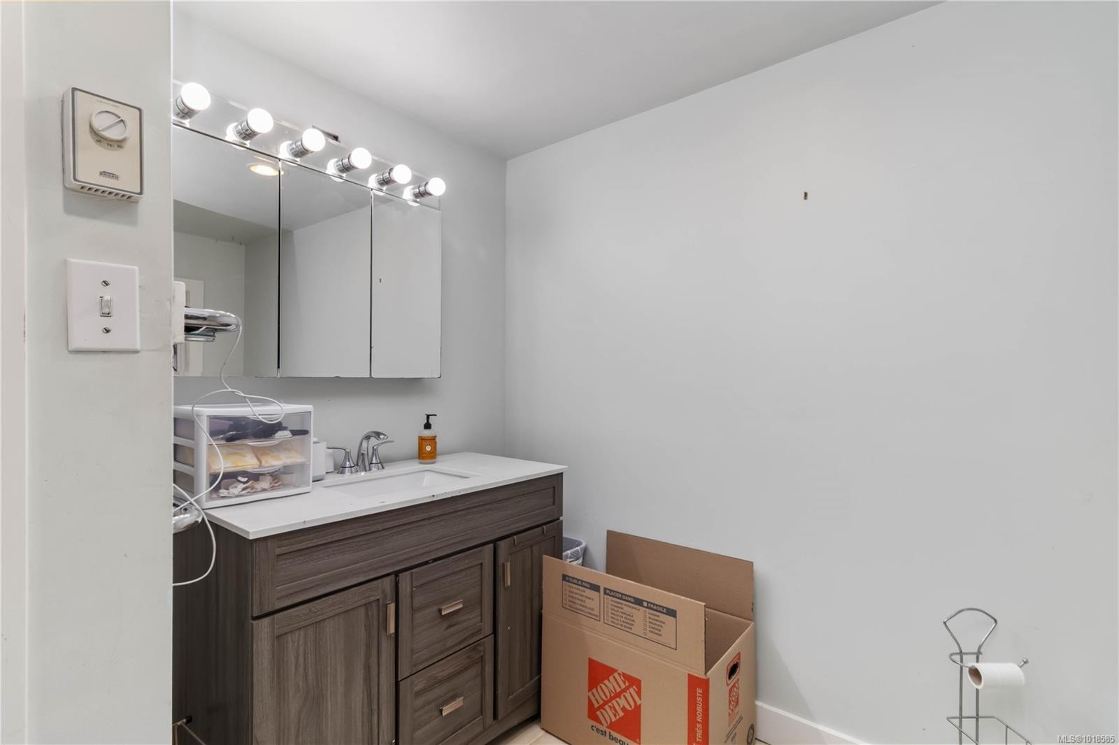 660 Millstream Lake Rd, Highlands, BC