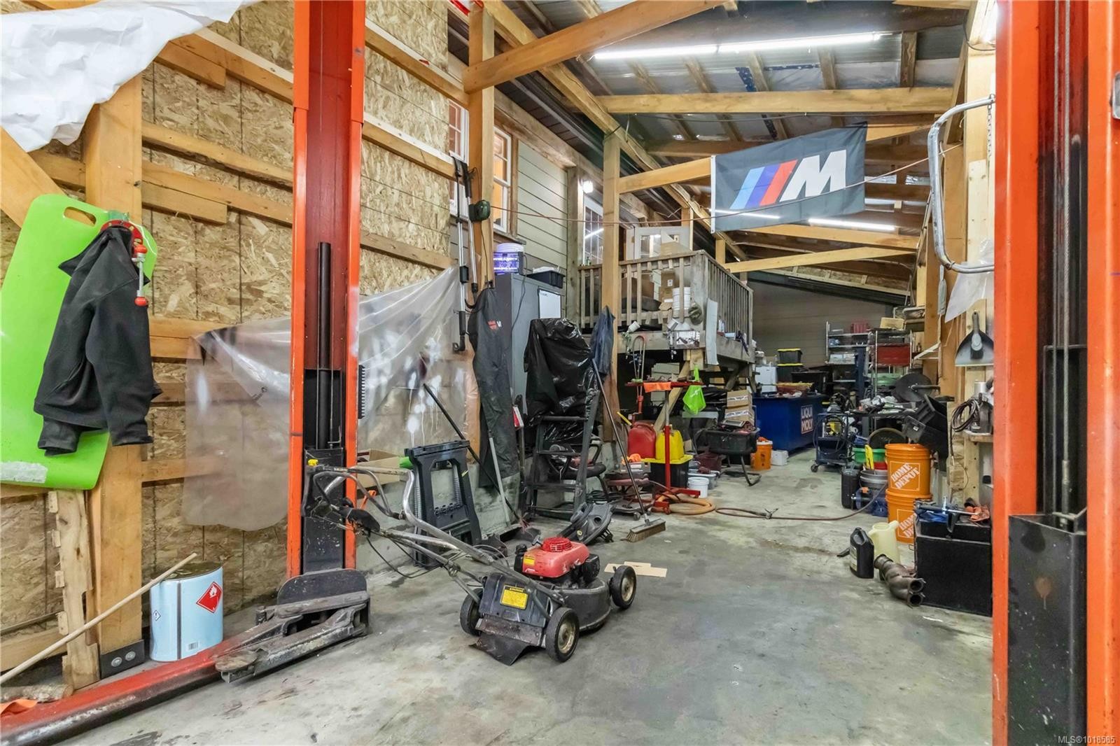 660 Millstream Lake Rd, Highlands, BC