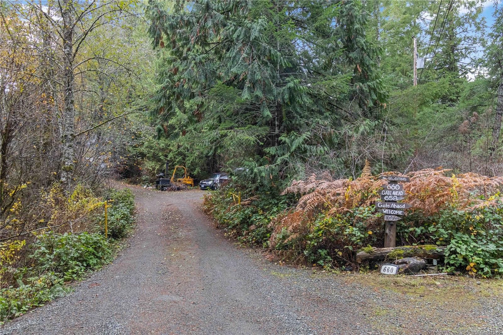 660 Millstream Lake Rd, Highlands, BC