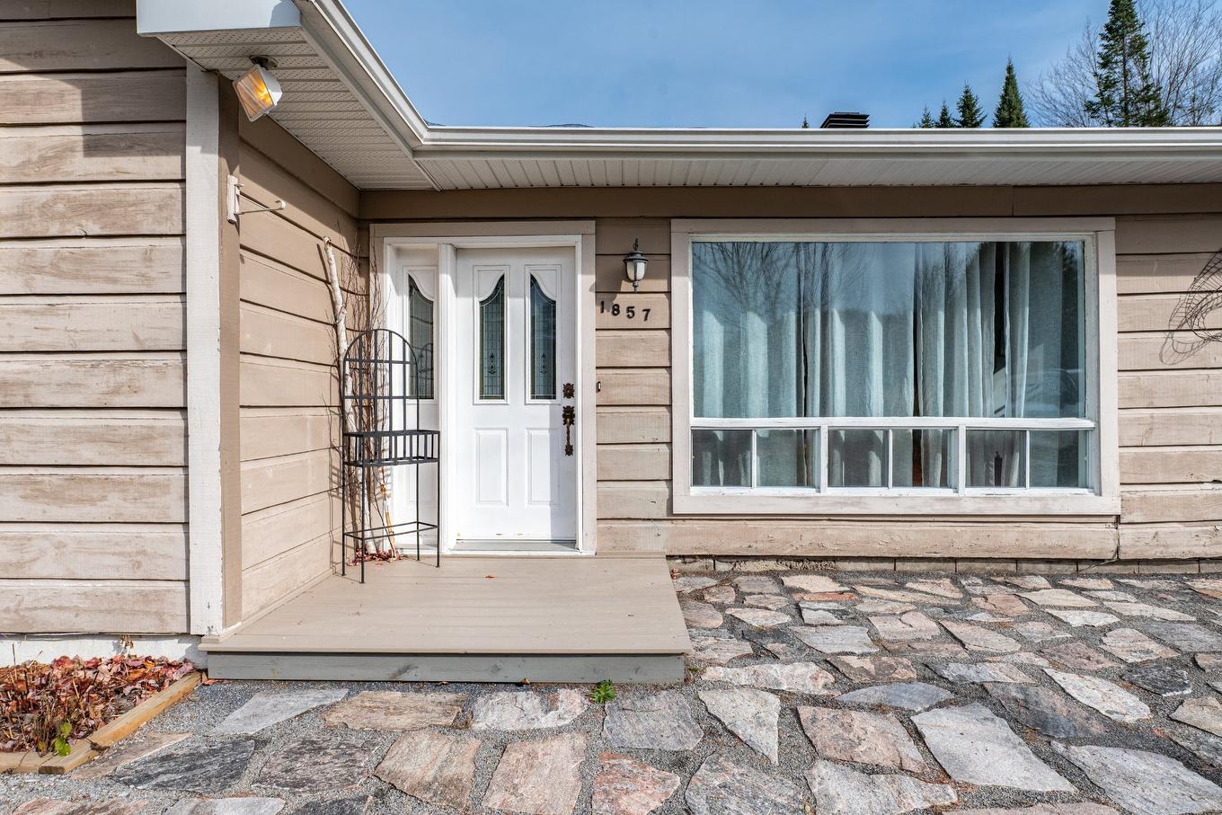 Exterior entrance - 1857 Rue Lavallée, Val-David, QC - Outdoor With Exterior