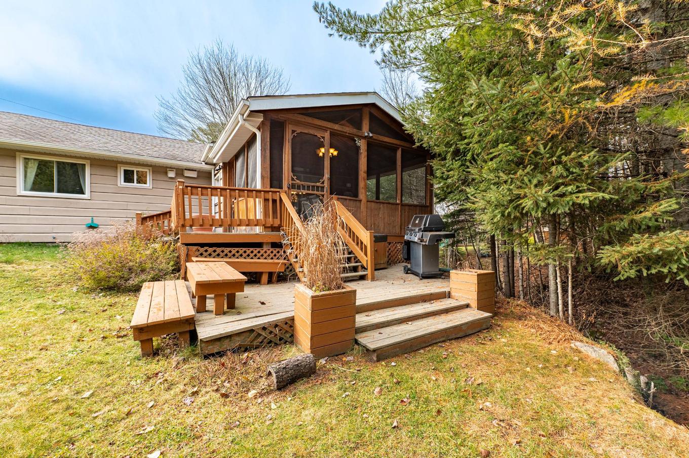 Veranda - 1857 Rue Lavallée, Val-David, QC - Outdoor With Deck Patio Veranda With Exterior
