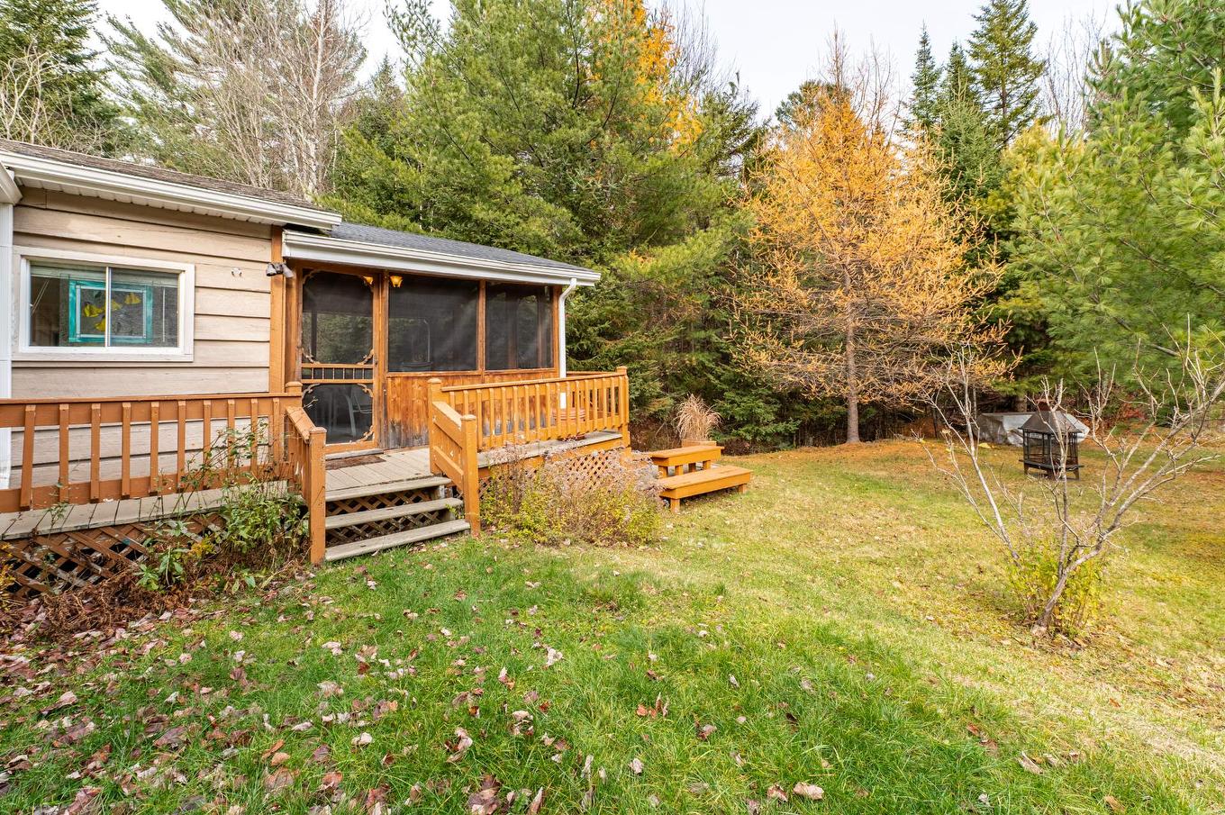 Veranda - 1857 Rue Lavallée, Val-David, QC - Outdoor With Deck Patio Veranda