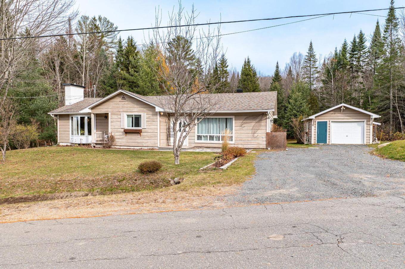 Façade - 1857 Rue Lavallée, Val-David, QC - Outdoor