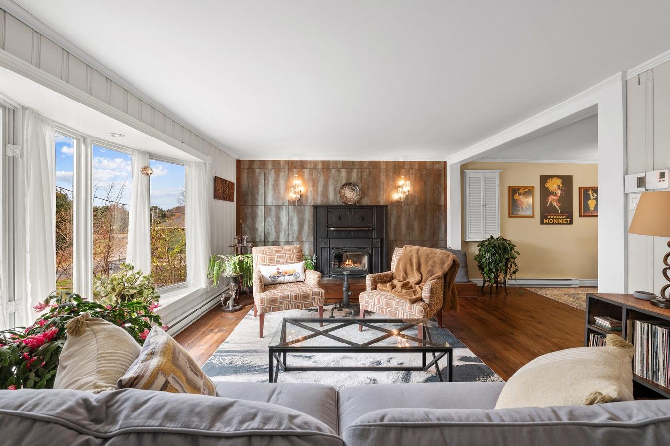 Living room - 1857 Rue Lavallée, Val-David, QC - Indoor Photo Showing Living Room With Fireplace