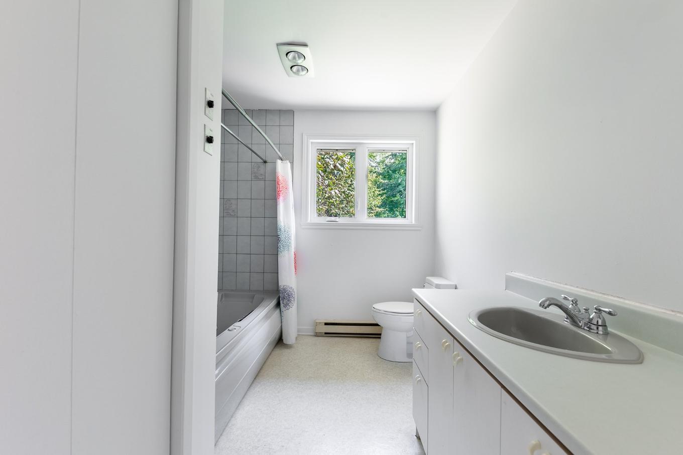 Salle de bains - 481 Rue Smith, Saint-Jean-Sur-Richelieu, QC - Indoor Photo Showing Bathroom