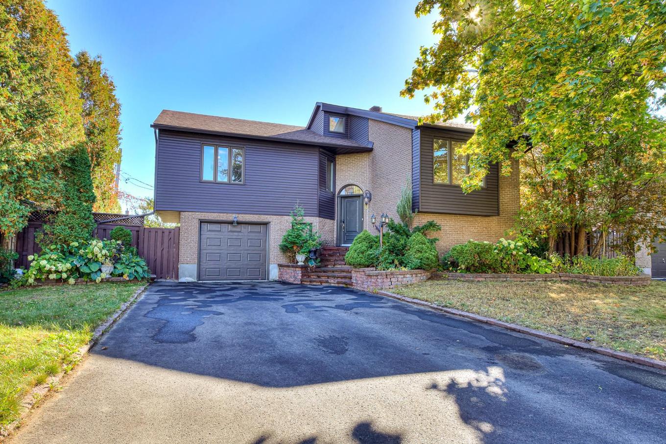 Frontage - 40 Rue Courval, Kirkland, QC - Outdoor