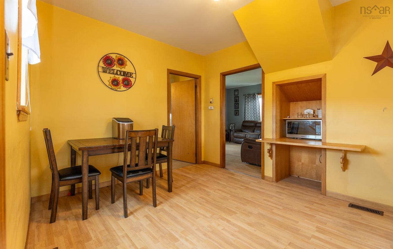 5347 Highway 1, Salmon River, NS