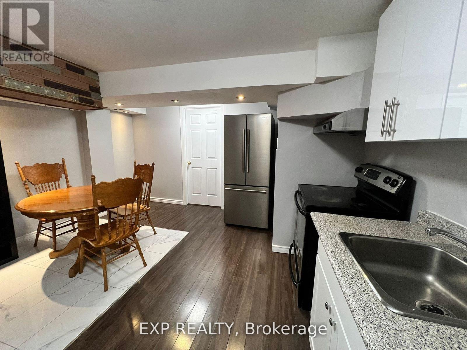 Lower - 39 Frankton Crescent, Toronto, ON - Indoor Photo Showing Kitchen