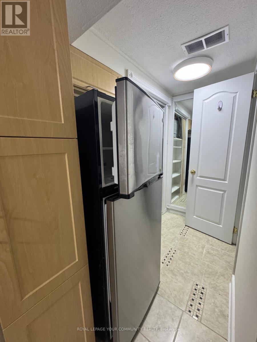 44 Royal Orchard Boulevard, Markham, ON - Indoor Photo Showing Other Room