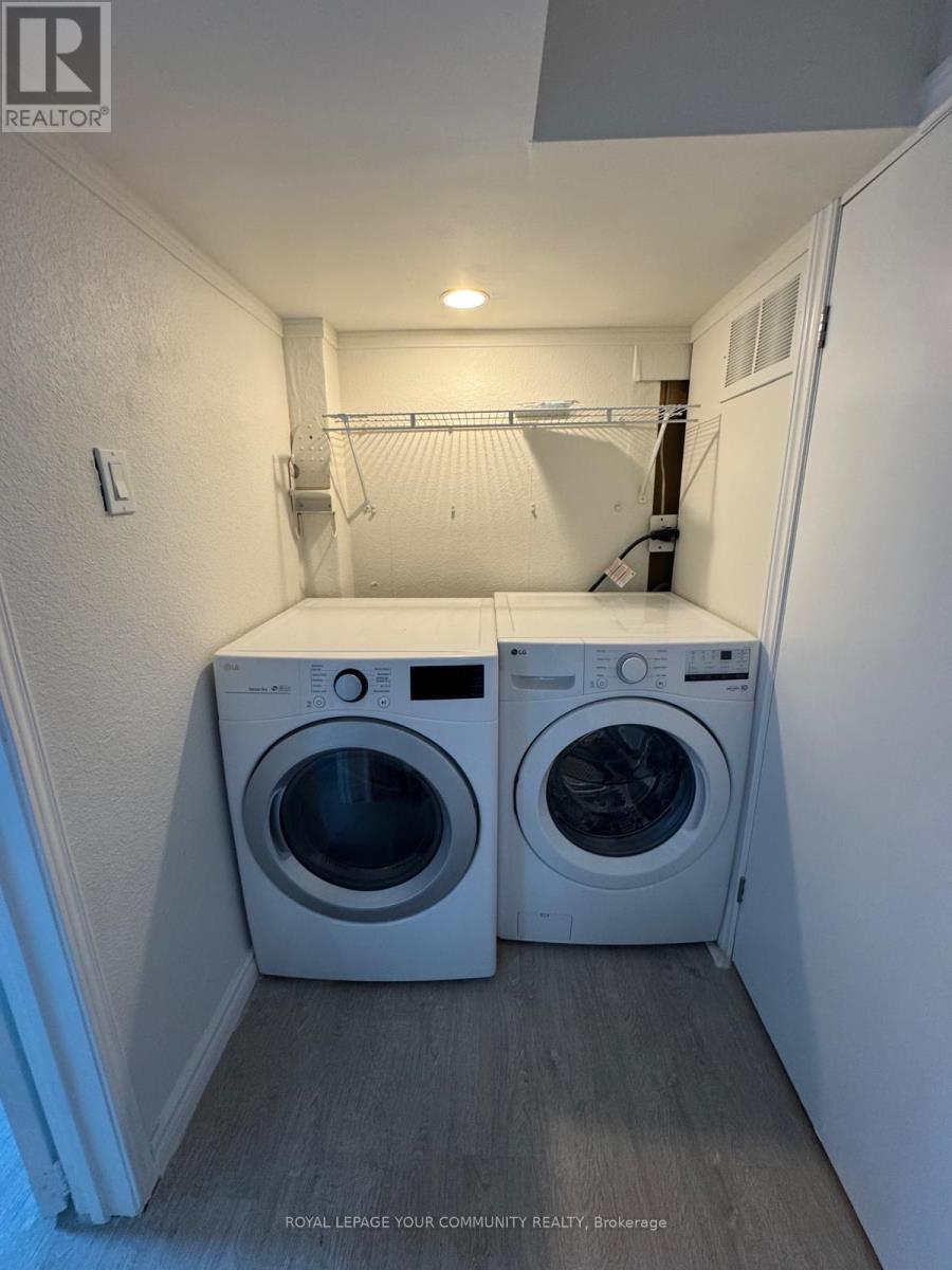 44 Royal Orchard Boulevard, Markham, ON - Indoor Photo Showing Laundry Room