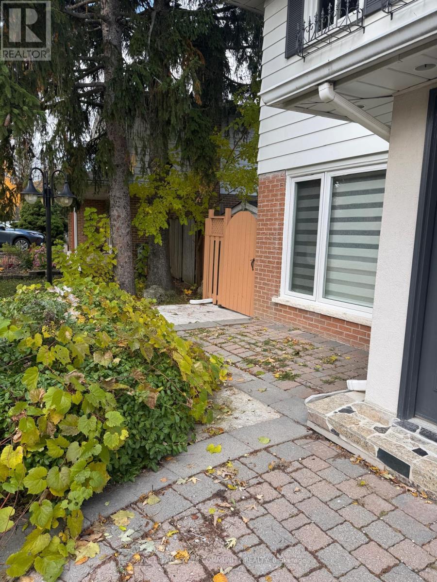 44 Royal Orchard Boulevard, Markham, ON - Outdoor