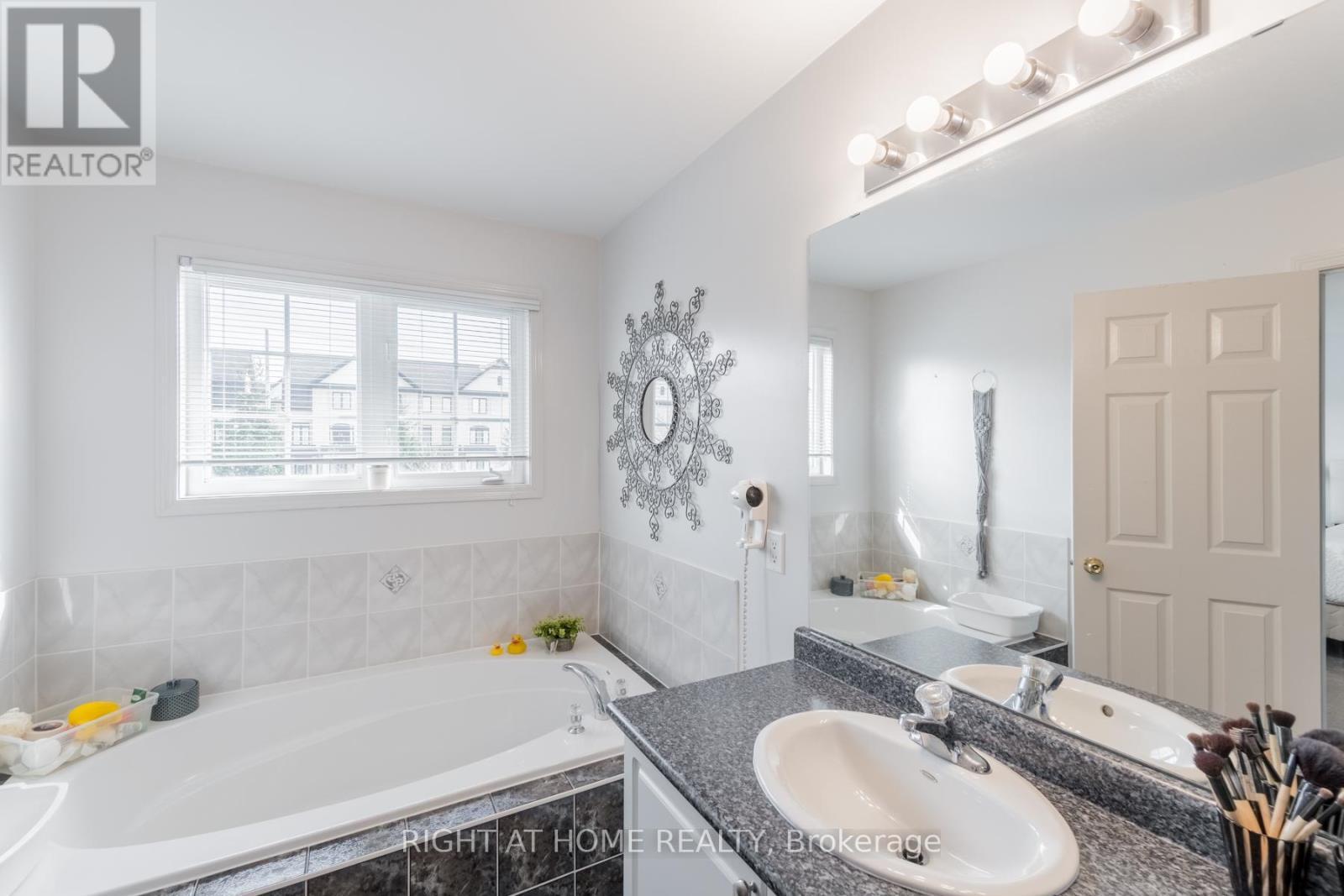 63 Feint Drive, Ajax (Northwest Ajax), ON - Indoor Photo Showing Bathroom