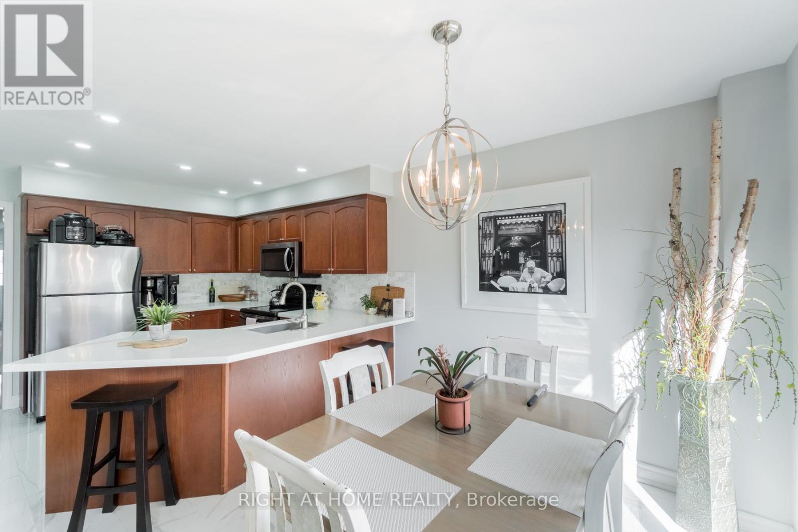 63 Feint Drive, Ajax (Northwest Ajax), ON - Indoor Photo Showing Dining Room