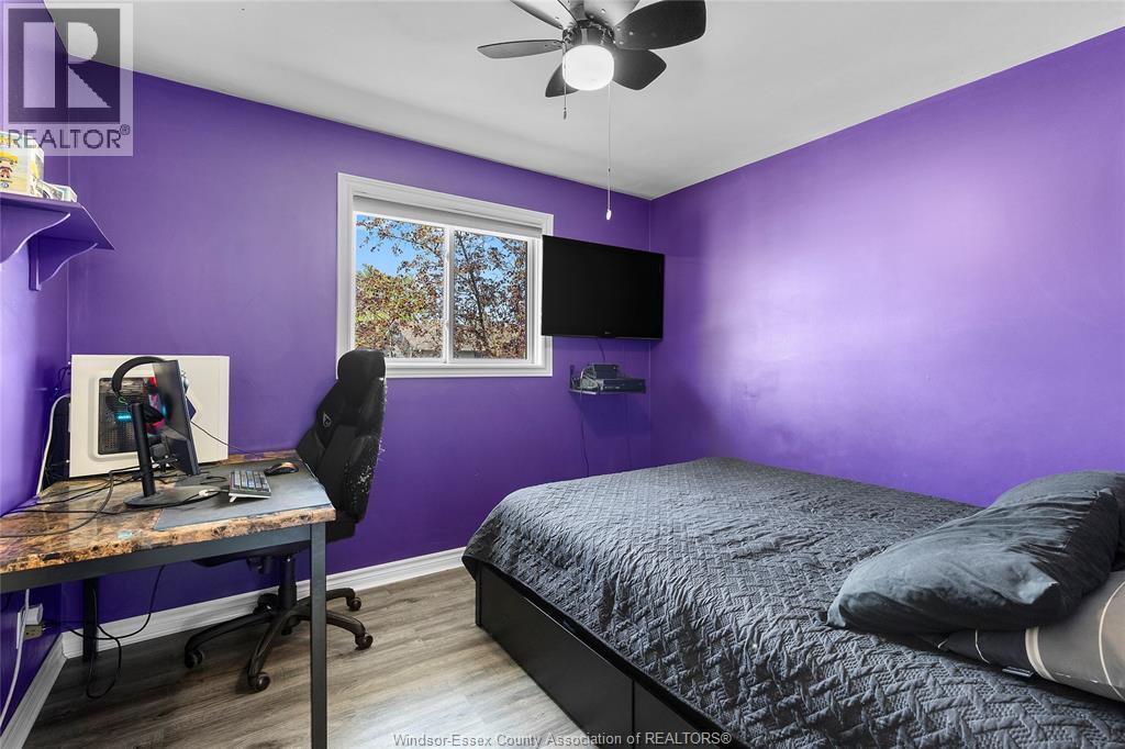 148 Riverview Avenue, Lasalle, ON - Indoor Photo Showing Bedroom
