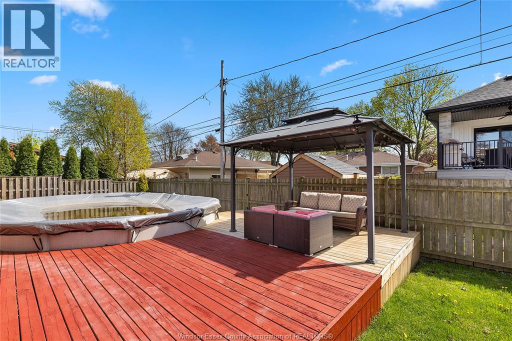 148 Riverview Avenue, Lasalle, ON - Outdoor With Deck Patio Veranda