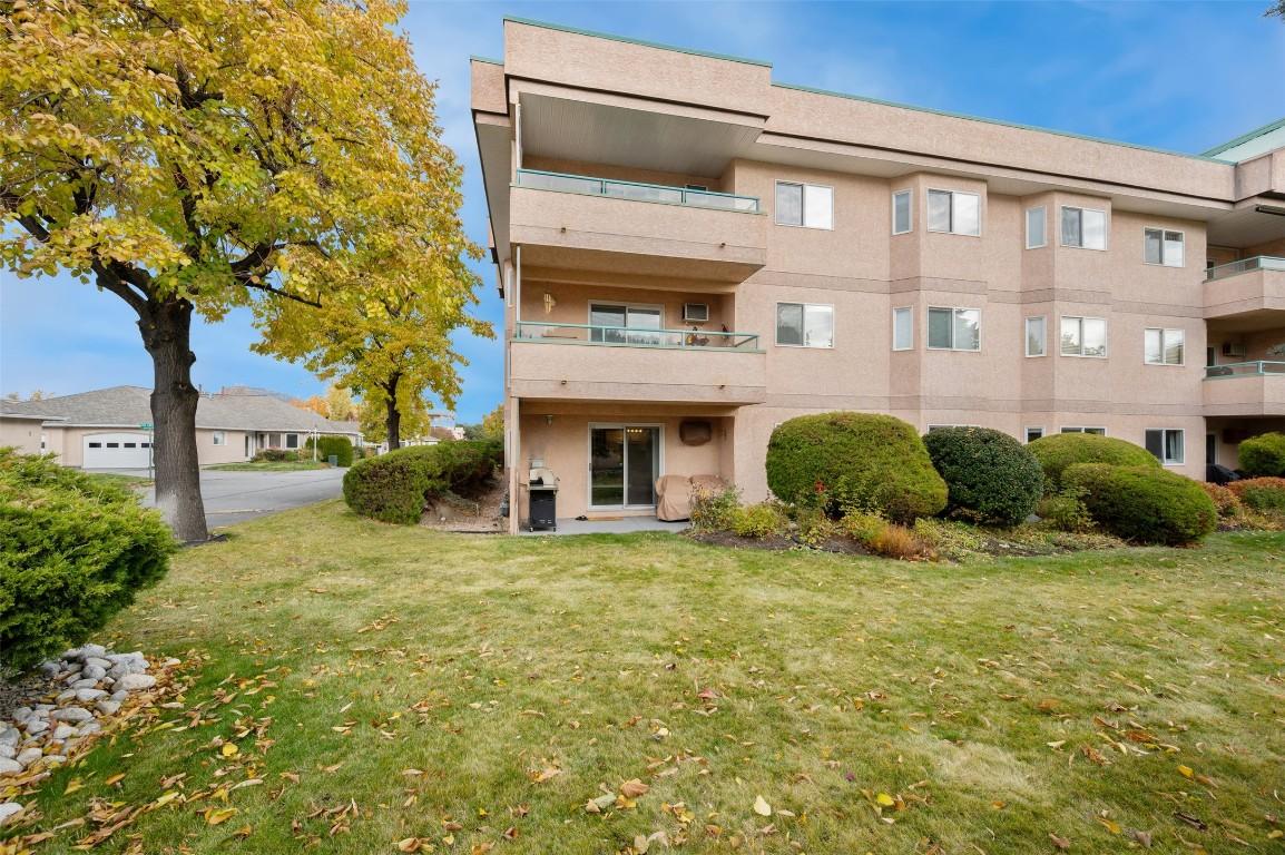 109-8700 Jubilee Road, Summerland, BC - Outdoor