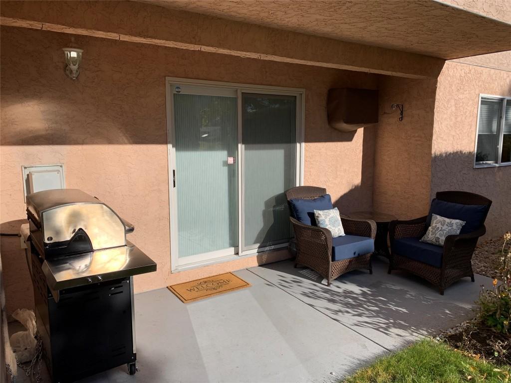 109-8700 Jubilee Road, Summerland, BC - With Exterior