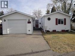 2921 29 Street S Lethbridge, AB T1K 6S7