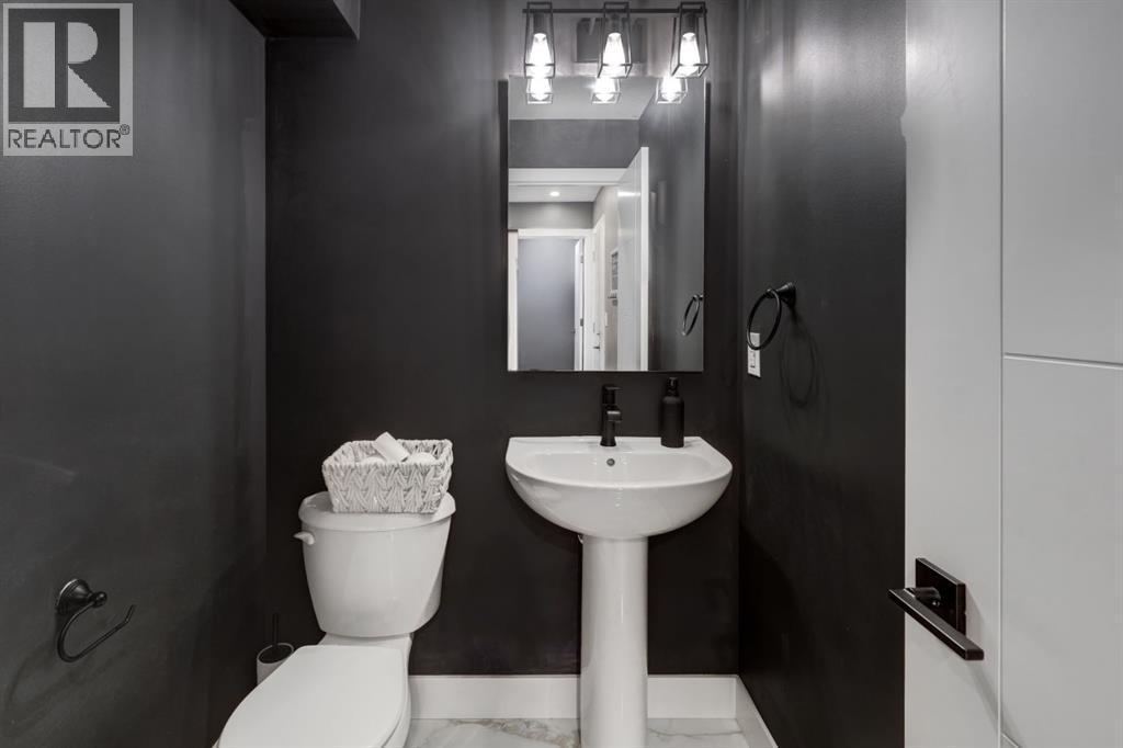 2238 Windbury Greenway Sw, Airdrie, AB - Indoor Photo Showing Bathroom