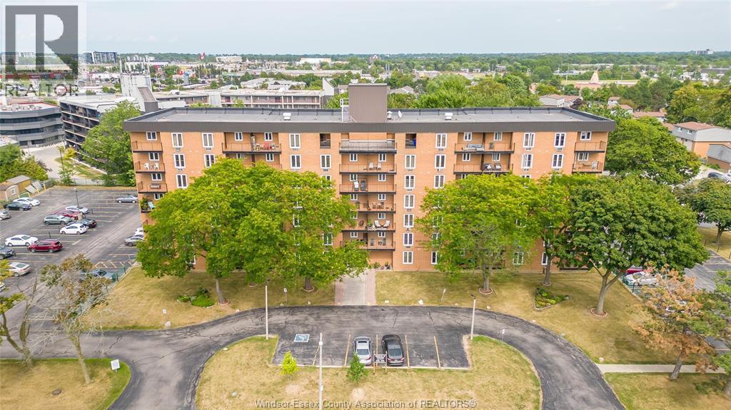 6502 Thornberry, Windsor, ON - Outdoor With Balcony