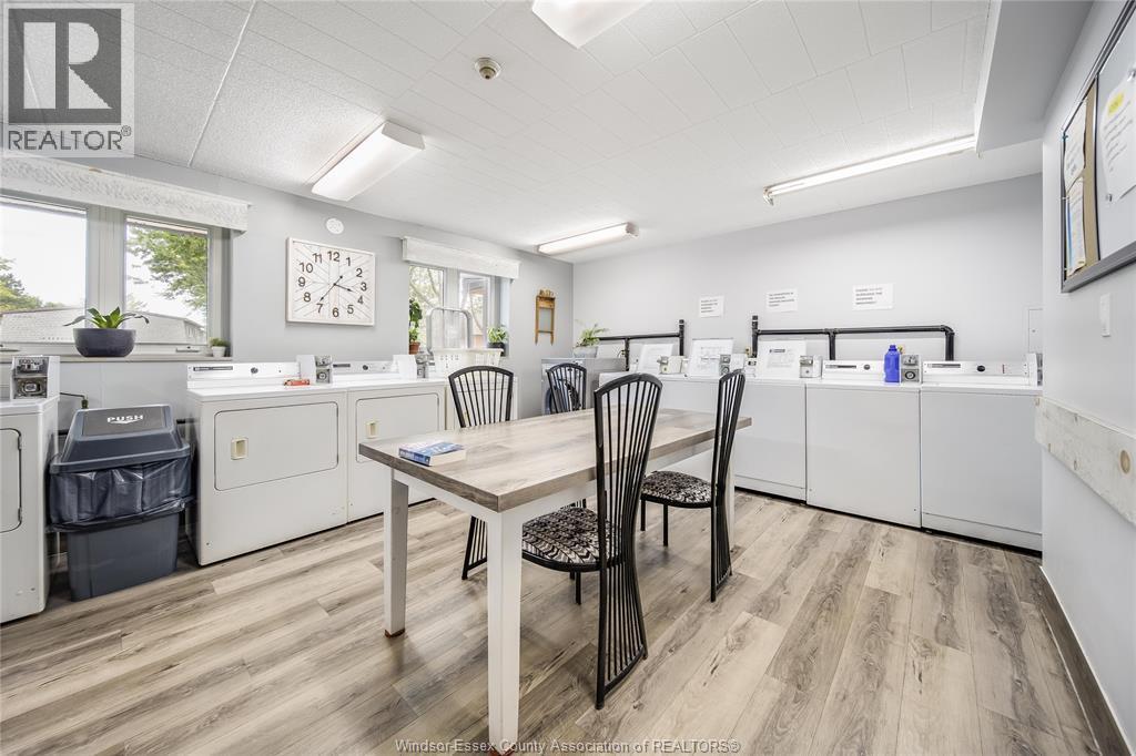 6502 Thornberry, Windsor, ON - Indoor Photo Showing Laundry Room