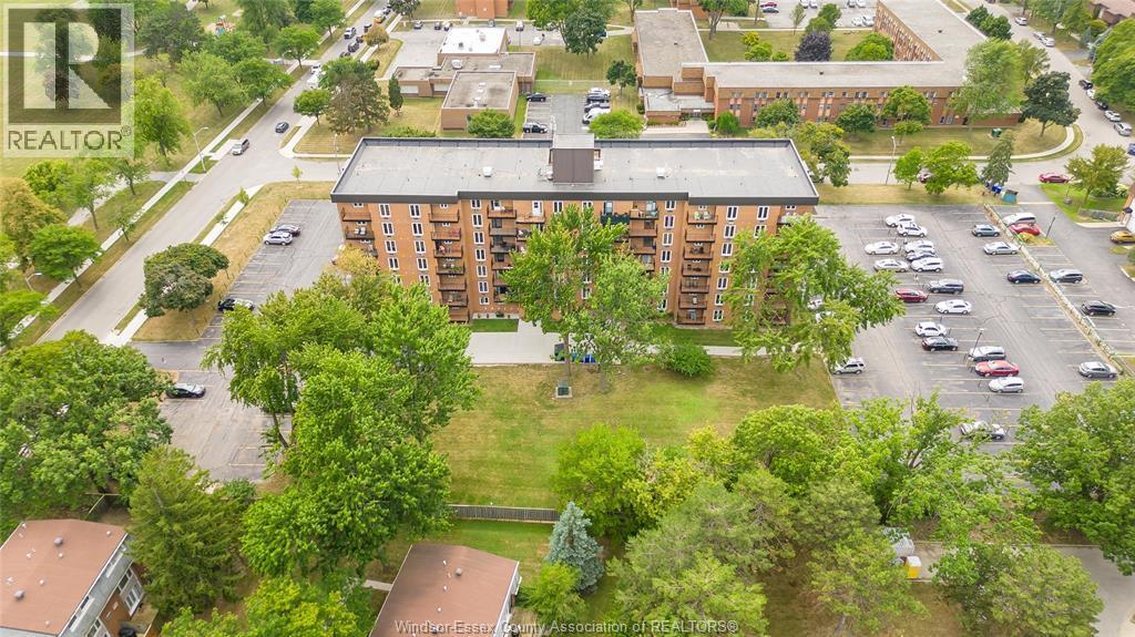 6502 Thornberry, Windsor, ON - Outdoor With View