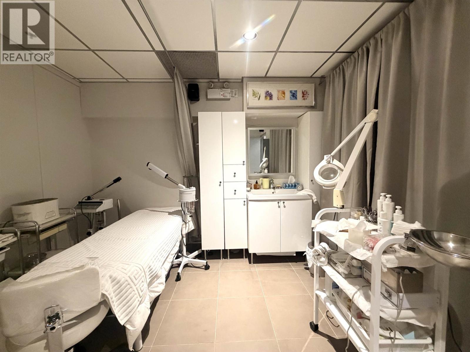 2963 Kingsway, Vancouver, BC