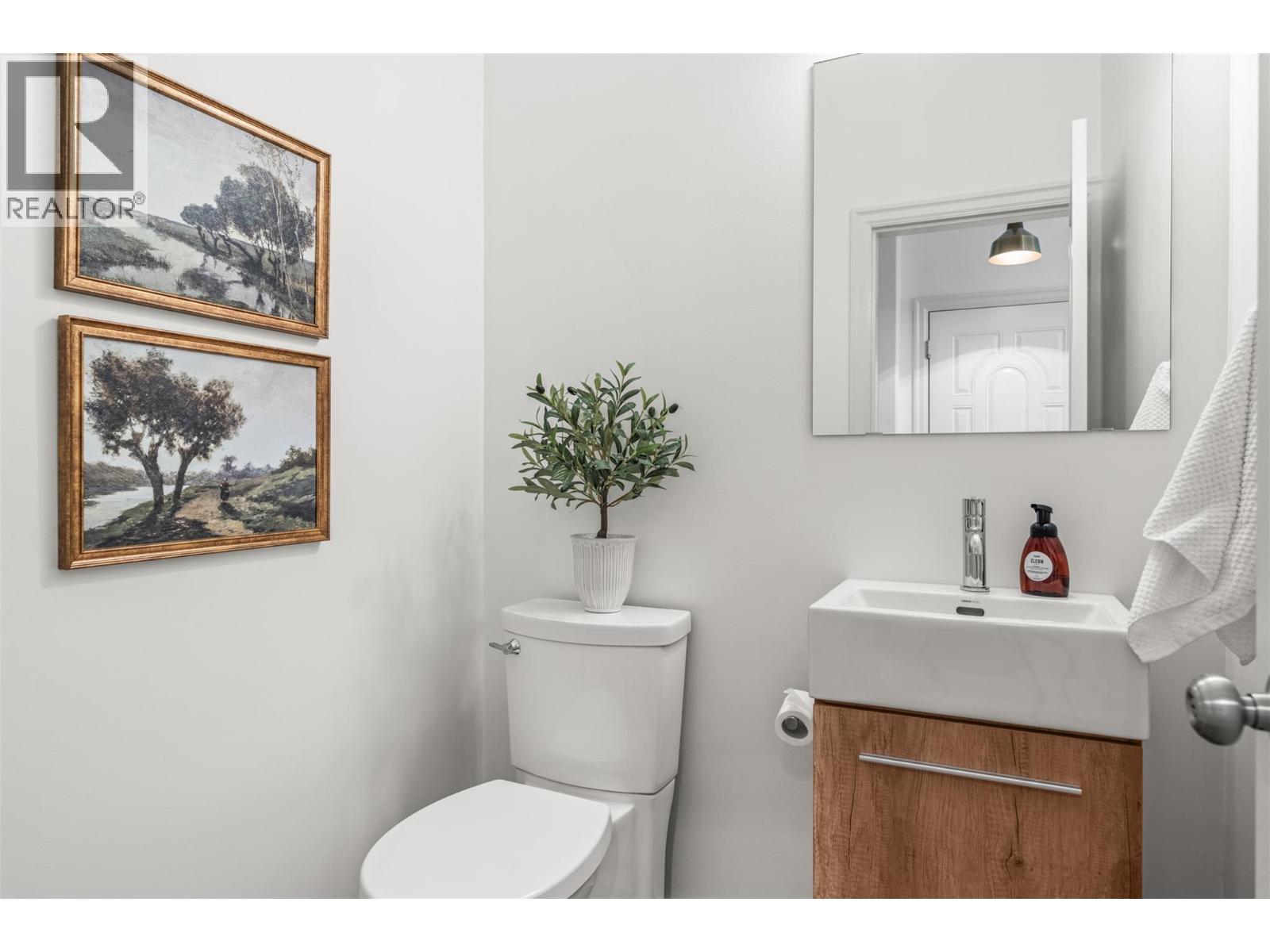 5101 19 Street Unit# 10, Vernon, BC - Indoor Photo Showing Bathroom