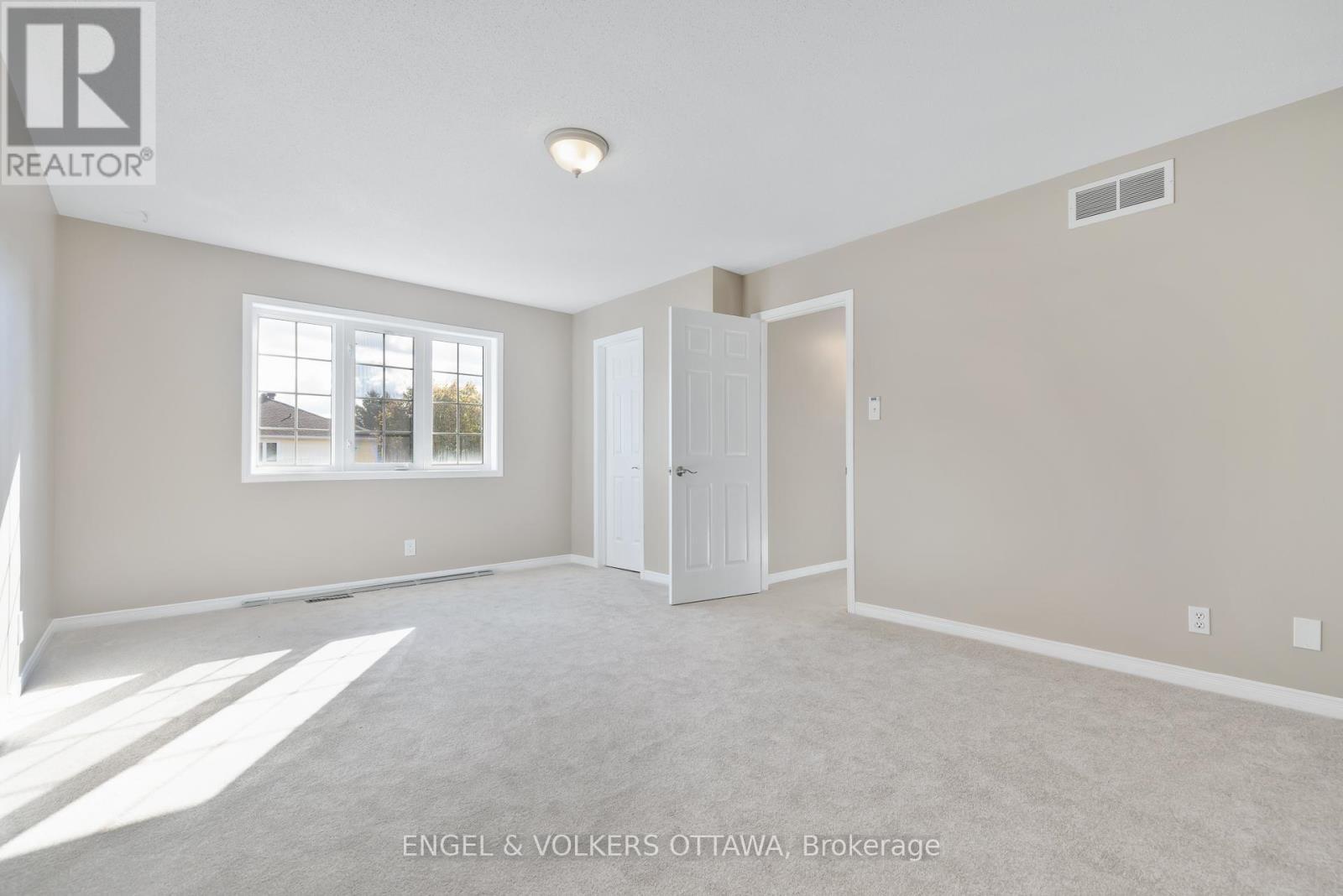 26 Carleton Cathcart Street, Ottawa, ON - Indoor Photo Showing Other Room