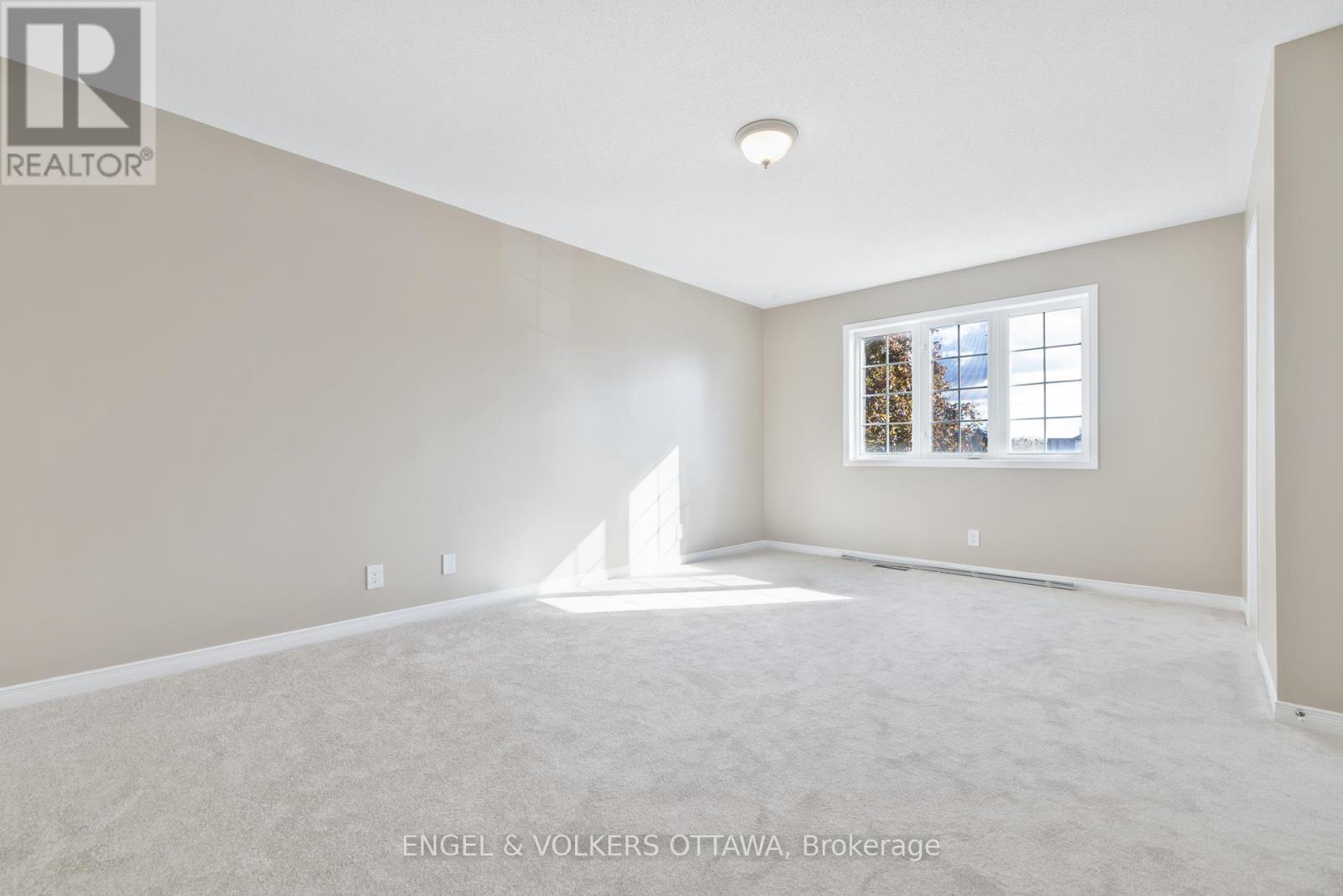 26 Carleton Cathcart Street, Ottawa, ON - Indoor Photo Showing Other Room