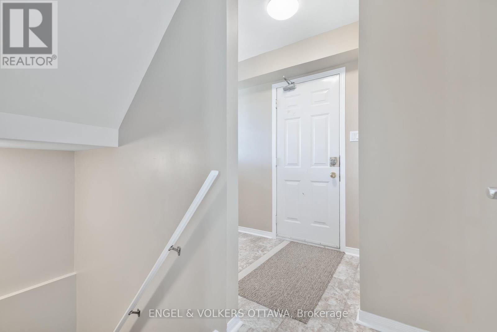 26 Carleton Cathcart Street, Ottawa, ON - Indoor Photo Showing Other Room