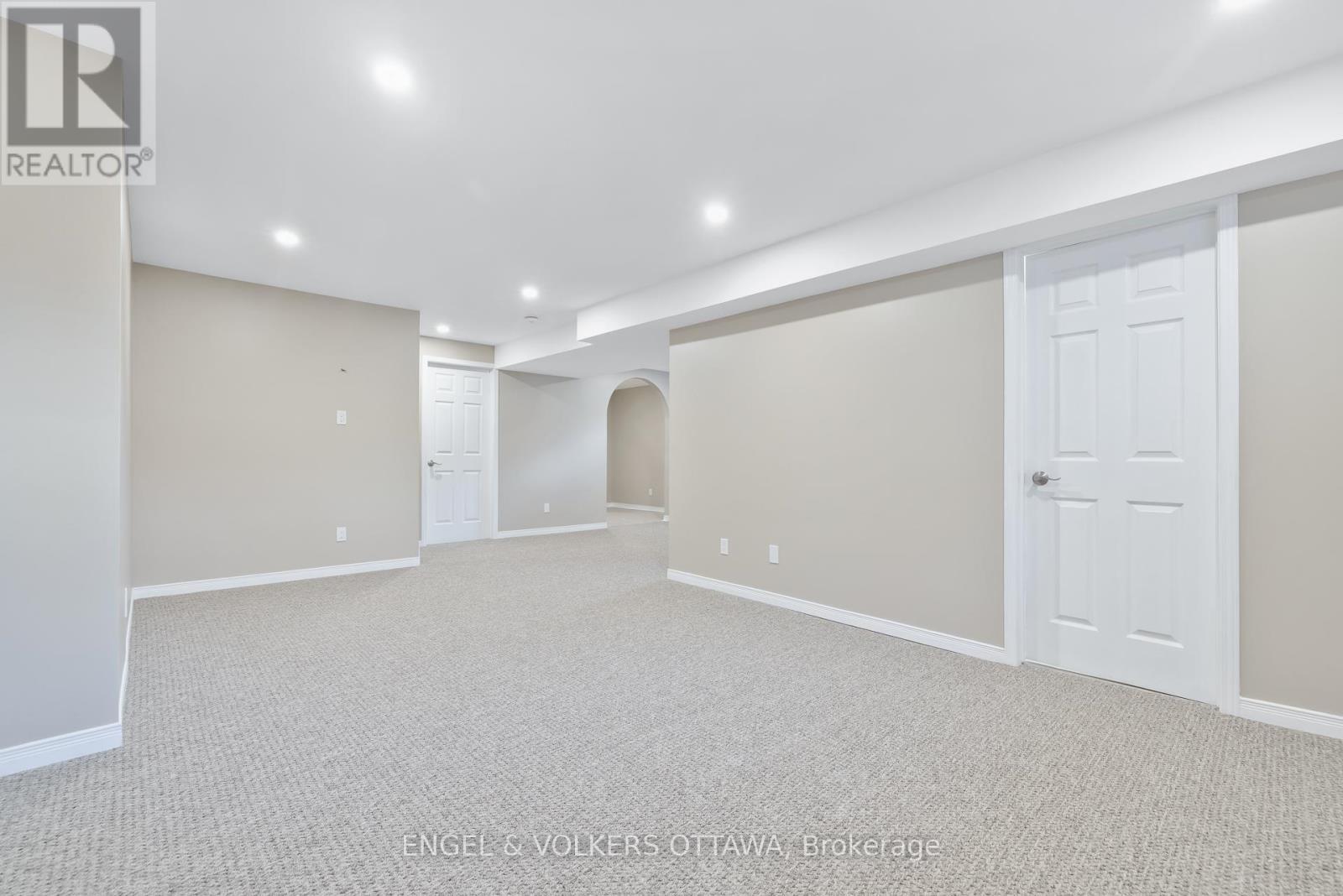 26 Carleton Cathcart Street, Ottawa, ON - Indoor Photo Showing Other Room