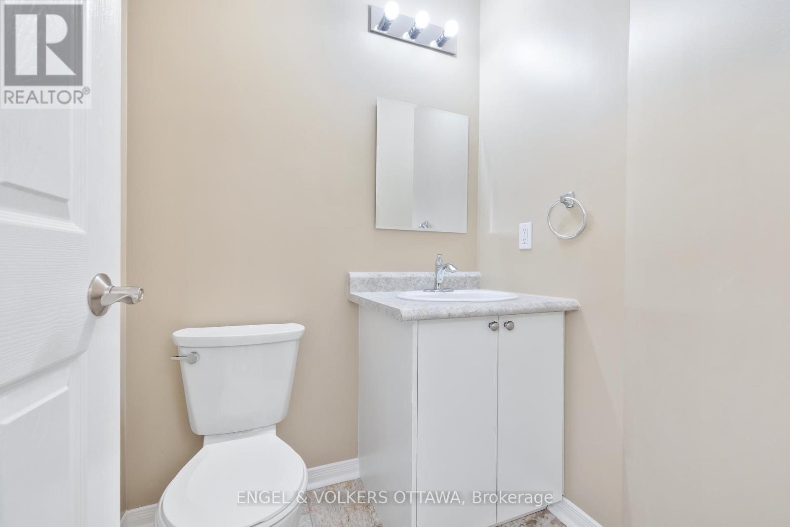 26 Carleton Cathcart Street, Ottawa, ON - Indoor Photo Showing Bathroom