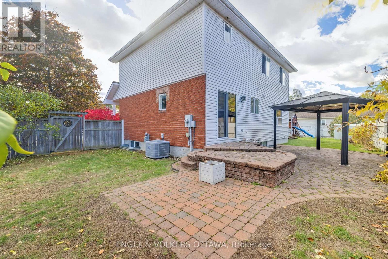 26 Carleton Cathcart Street, Ottawa, ON - Outdoor With Exterior