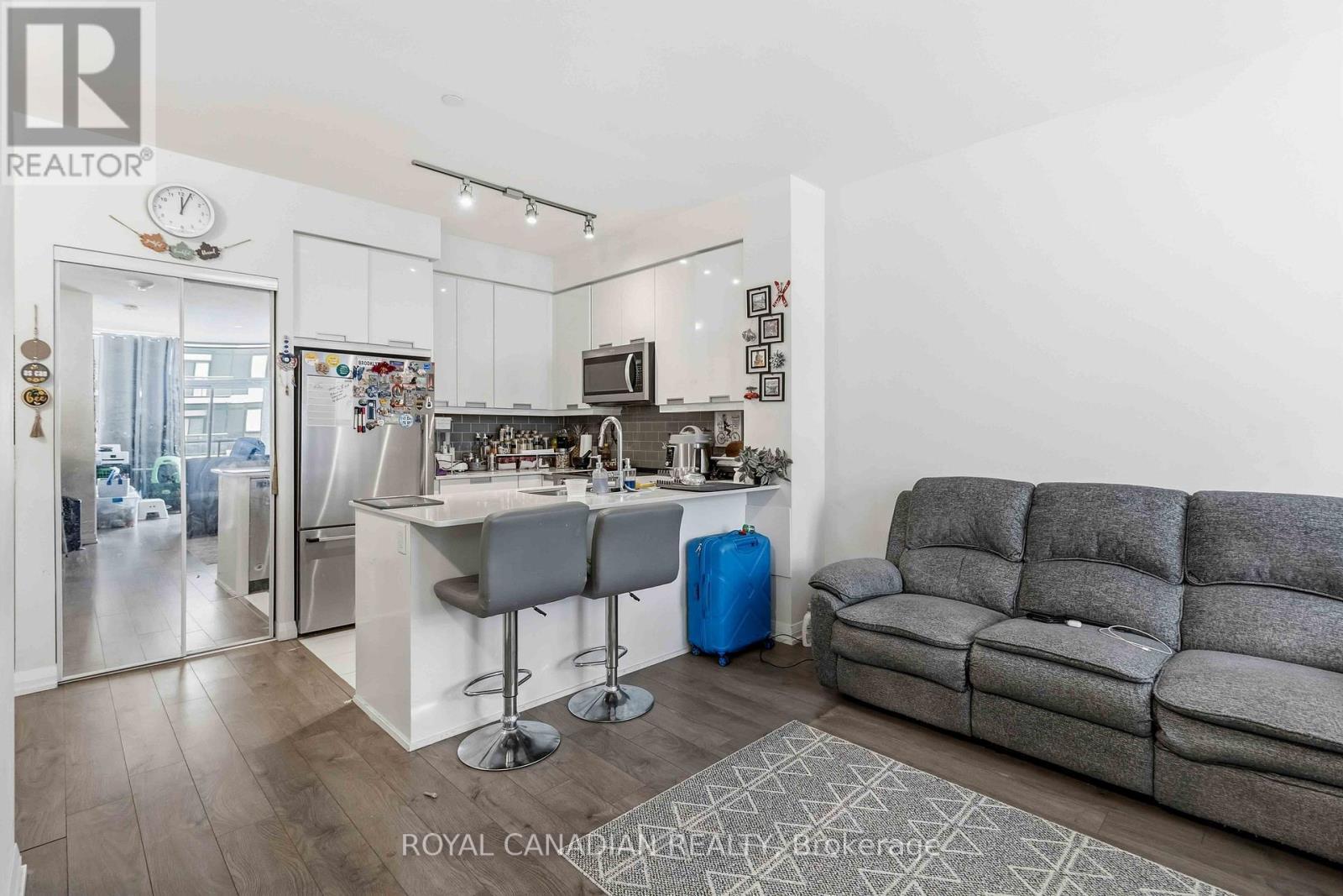 1501 - 65 Watergarden Drive, Mississauga, ON - Indoor